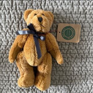 Boyds’ Bears Collectables